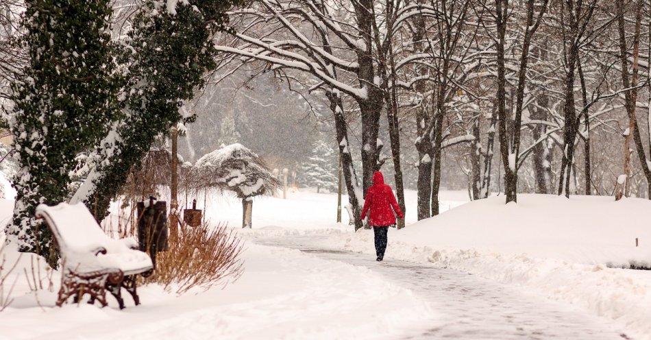 zdjęcie: Wróciła zima - mróz, śnieg i śliskie drogi / pixabay/5838677