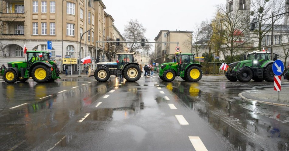 zdjęcie: Około 1,4 tys. rolniczych ciągników na proteście w centrum miasta / fot. PAP