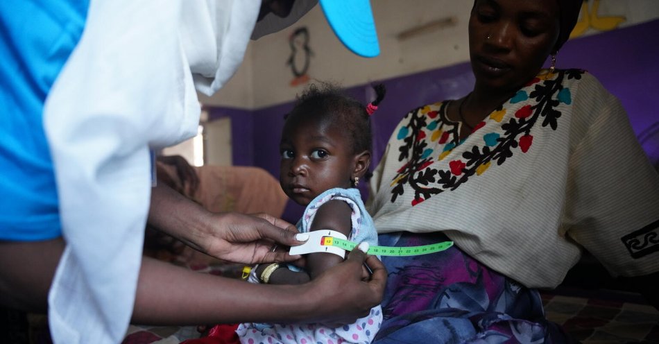 zdjęcie: W Sudanie więcej dzieci jest zagrożonych niedożywieniem niż bezpośrednimi działaniami zbrojnymi / fot. nadesłane