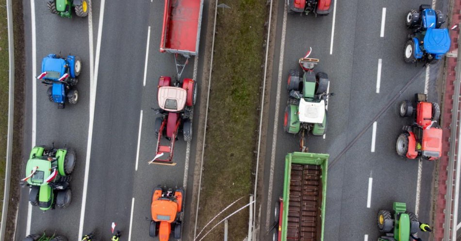 zdjęcie: Rolnicy w Polsce domagają się realizacji swoich postulatów, protesty także w innych krajach / fot. PAP
