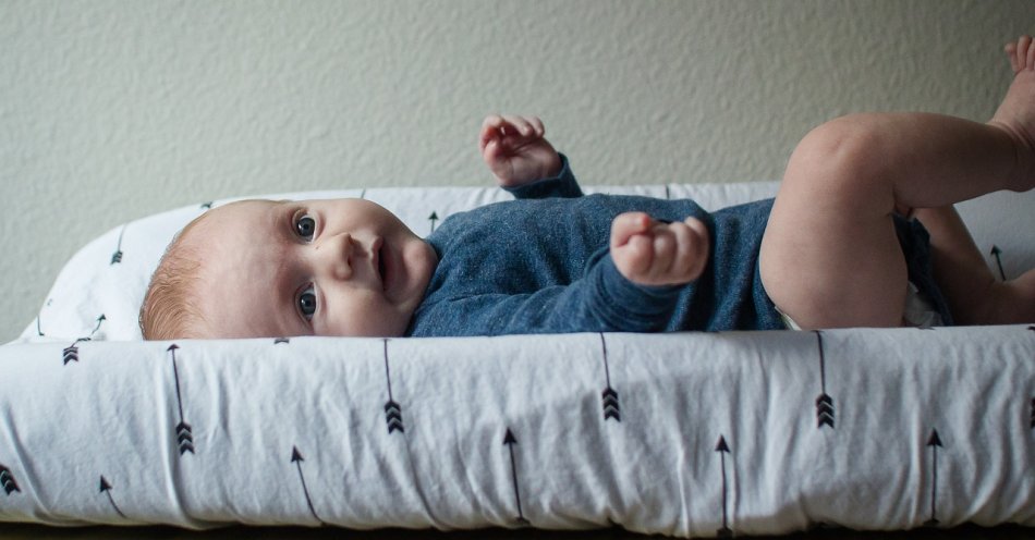 zdjęcie: Uniwersytet Przyrodniczy przygotował fotele do karmienia niemowląt i przewijaki / pixabay/2255477