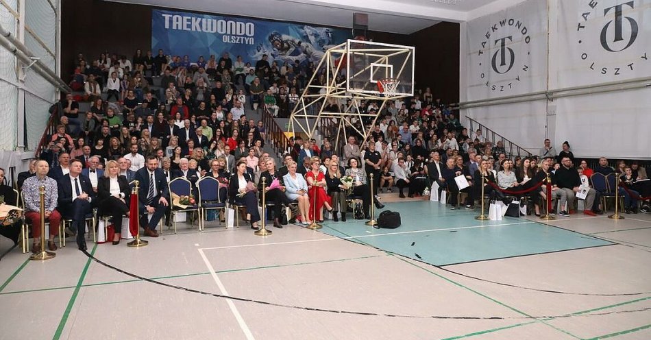zdjęcie: Okrągłe jubileusze w szkole sportowej / fot. nadesłane