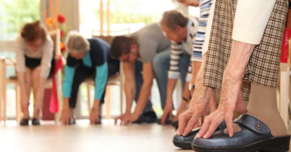 zdjęcie: Ruszają bezpłatne zajęcia gimnastyczne dla seniorów / pixabay/6986350