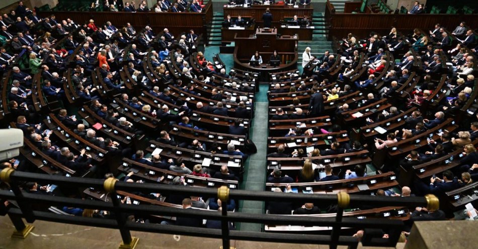 zdjęcie: Sejm przyjął uchwałę w sprawie Trybunału Konstytucyjnego / fot. PAP