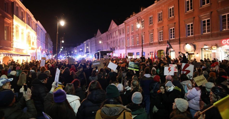 zdjęcie: Zakończyła się demonstracja Ogólnopolskiego Strajku Kobiet / fot. PAP