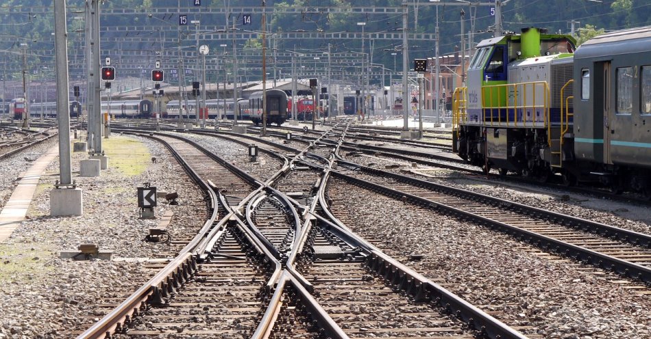 zdjęcie: PKP Intercity podpisało kontrakt na projekt rozbudowy bocznicy kolejowej / pixabay/1270893