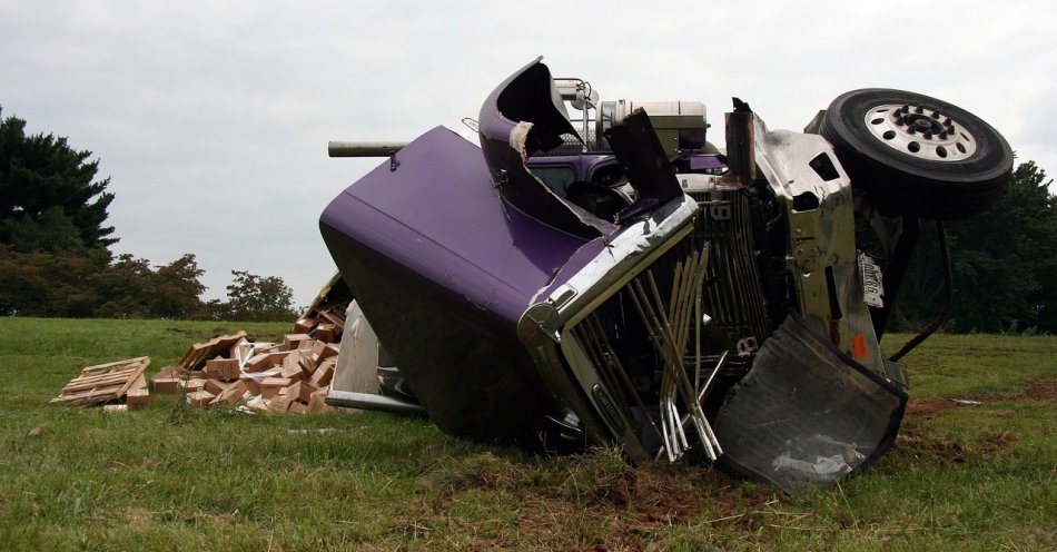zdjęcie: Utrudnienia po zderzeniu ciężarówek na A1 na północ od Częstochowy / pixabay/2659733