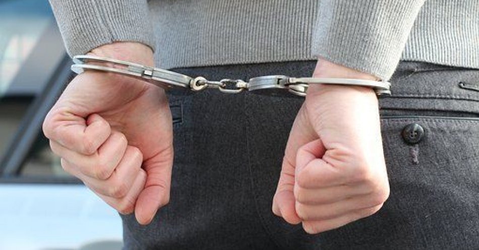 zdjęcie: Tymczasowe areszty za sprzedaż narkotyków małoletnim / fot. KPP w Sochaczewie