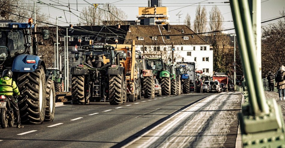 zdjęcie: Uwaga kierowcy! Możliwe utrudnienia w ruchu w związku z planowanym protestem rolników / pixabay/8495878