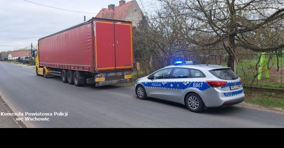 zdjęcie: Ciężarówki pod lupą wschowskiej drogówki. Podróżował na karcie kolegi / fot. KPP Wschowa