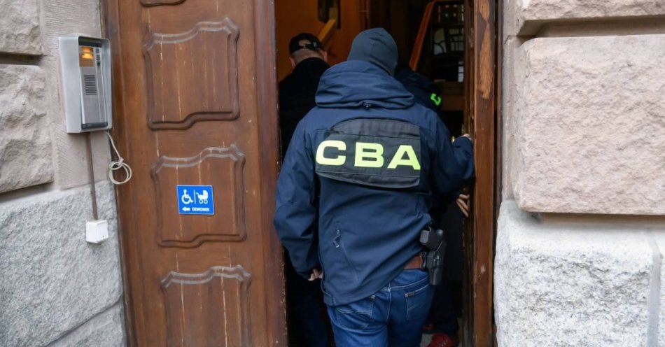 zdjęcie: CBA zatrzymało dwie osoby w sprawie korupcji w warszawskim banku / fot. PAP