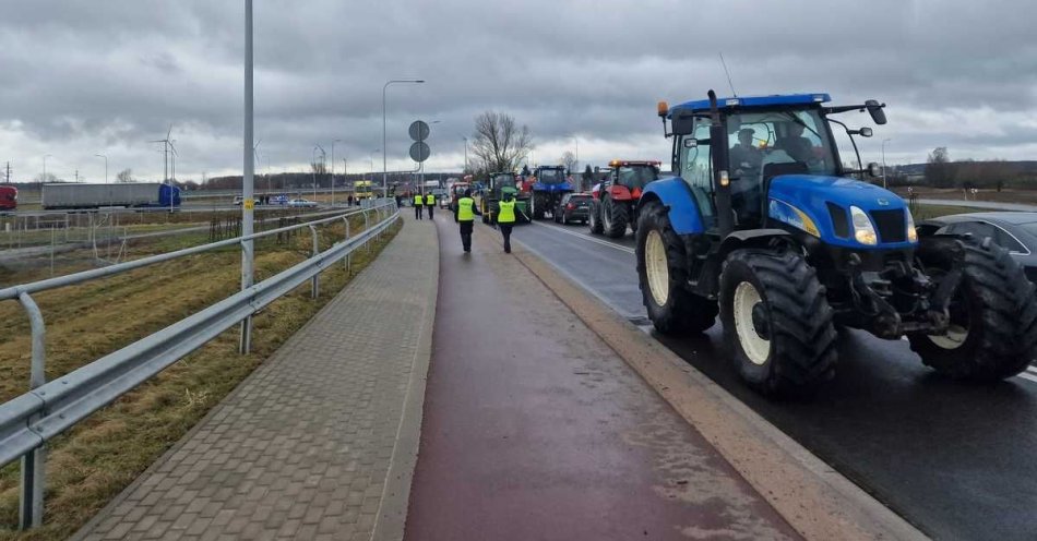 zdjęcie: Protest rolników trwa. uwaga na utrudnienia w ruchy! / fot. KPP w Mławie