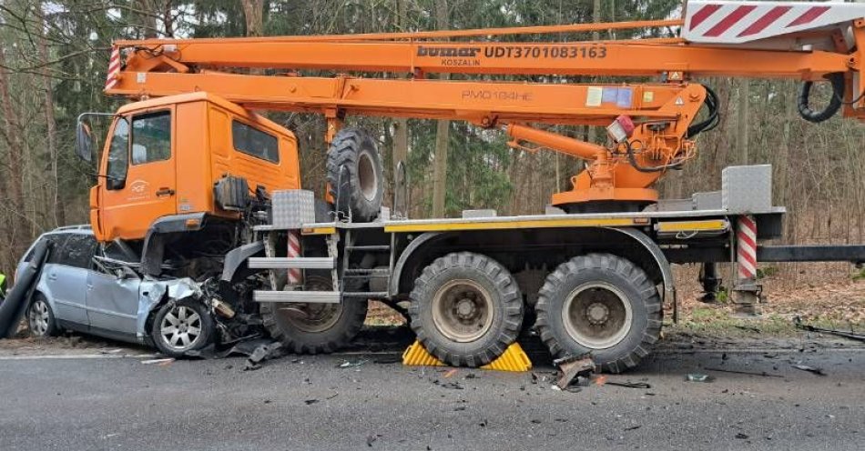 zdjęcie: Tragiczny wypadek w na DK59 w Giżycku. / fot. KPP w Giżycku