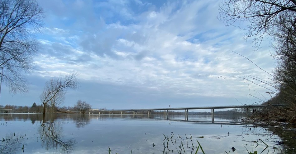 zdjęcie: Most na powstającej obwodnicy Oświęcimia połączył brzegi Wisły / pixabay/6009485