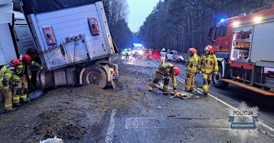 zdjęcie: Tragiczny wypadek drogowy na DK-60. Jedna osoba nie żyje / fot. KPP w Ciechanowie