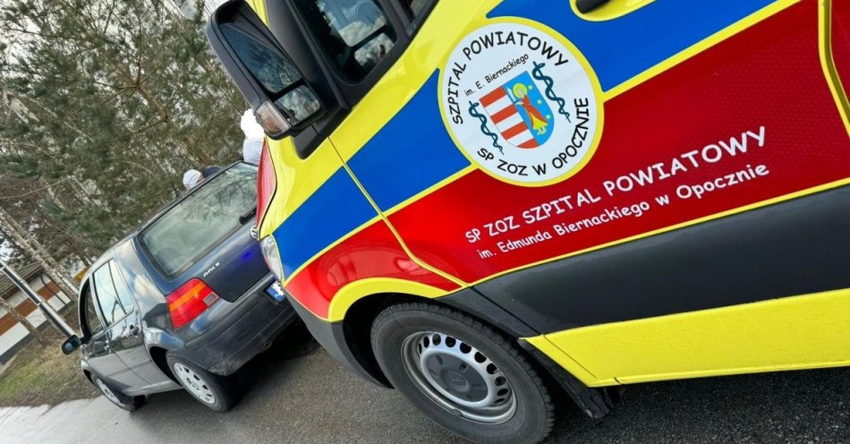 zdjęcie: Pijany kierowca volkswagena ujęty przez ratowników medycznych / fot. KPP w Opocznie