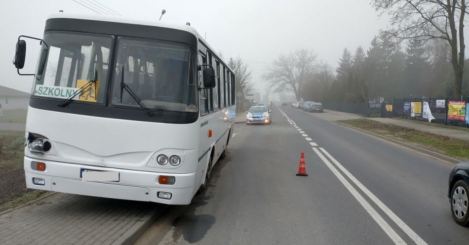 zdjęcie: Zderzenie autokaru z osobówką w Morzycach (powiat radziejowski) / fot. KPP w Radziejowie