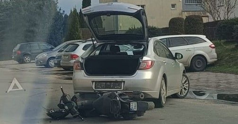 zdjęcie: Mazda uderzyła w skuter / fot. KPP w Sztumie