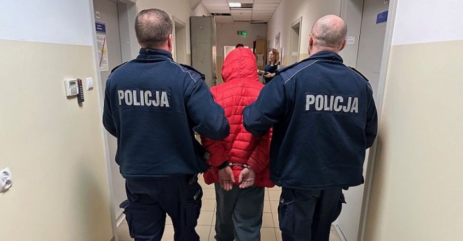 zdjęcie: Dzielnicowi zatrzymali poszukiwanego / fot. KPP w Ostródzie