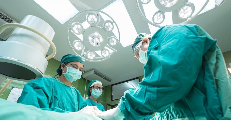 zdjęcie: Pierwsza w  klinice w Zabrzu retransplantacja serca u dziecka / pixabay/1807541