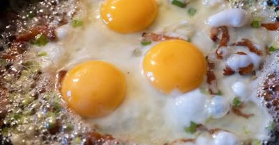 Poznaj przepisy na nieoczywiste wielkanocne potrawy na bazie jajek