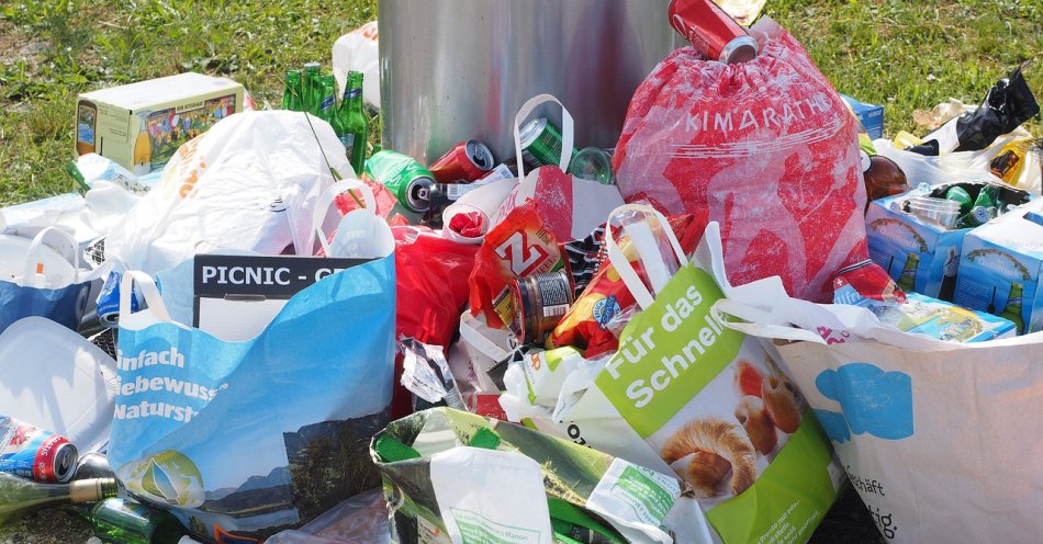 zdjęcie: Przy granicy z Litwą zatrzymano transport ponad 300 ton nielegalnych odpadów / pixabay/1260833