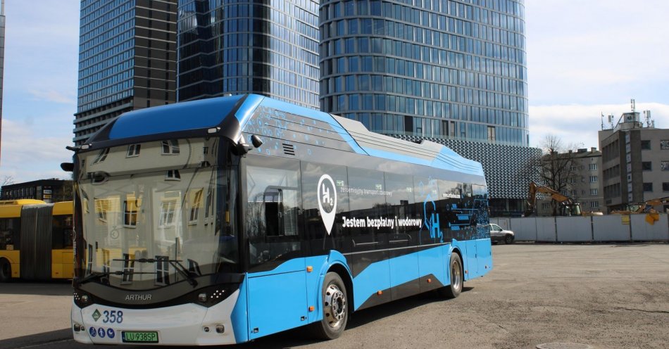 zdjęcie: Wodorowy autobus przewiezie pasażerów / fot. nadesłane