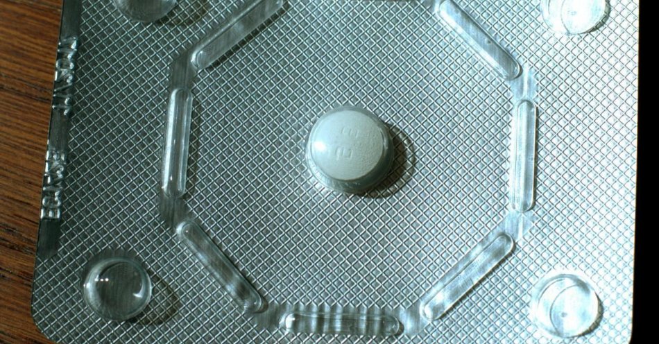 zdjęcie: MZ skierowało do konsultacji projekt rozporządzenia dot. dostępu do antykoncepcji awaryjnej - tzw. tabletki dzień po / fot. PAP