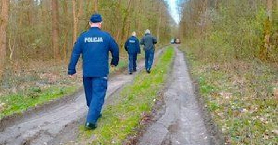 zdjęcie: Policjanci uratowali kolejne ludzkie życie / fot. KPP w Rawie Mazowieckiej