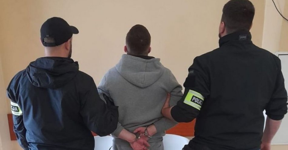 zdjęcie: Ukrywał się przed organami ścigania kilka lat, jego passę przerwali policjanci / fot. KMP Kielce