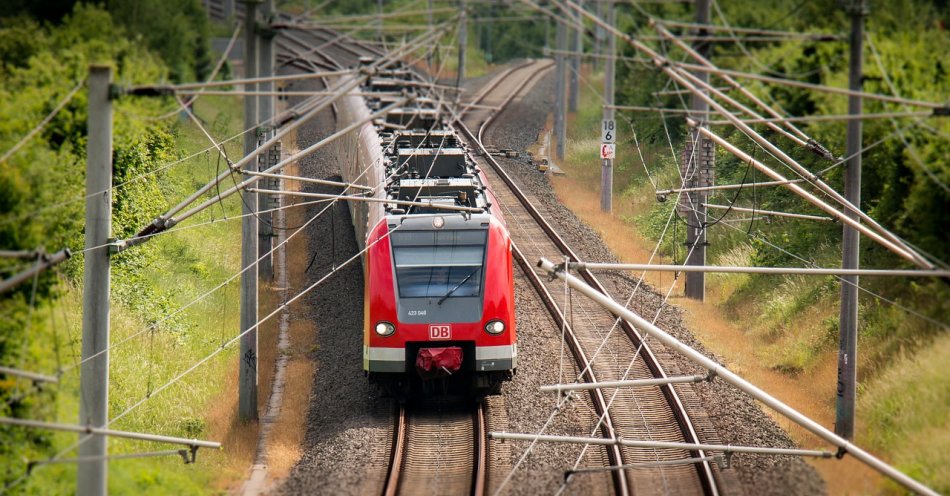 zdjęcie: Podróż pociągiem z Ełku do Olsztyna ma trwać krócej niż 2 godz. / pixabay/797072