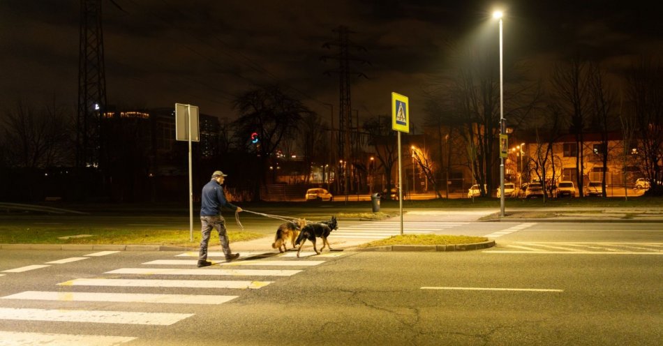 zdjęcie: Katowice doświetlają kolejne przejścia dla pieszych / fot. nadesłane