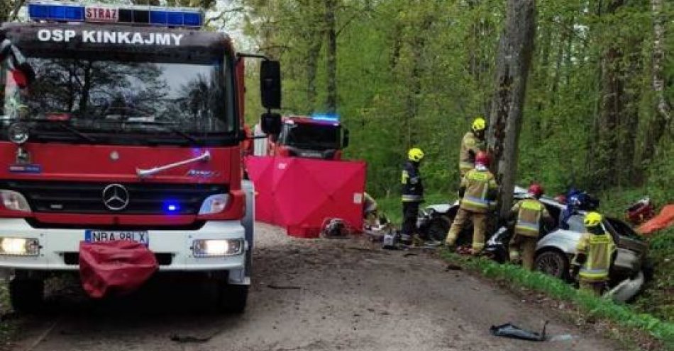 zdjęcie: Tragiczny wypadek drogowy. Zginęła 22-latka, a dwóch mężczyzn trafiło do szpitala / fot. KPP w Bartoszycach