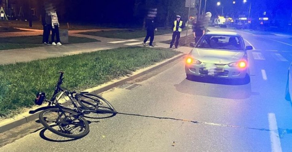 zdjęcie: Wjechał rowerem wprost na jadący samochód – trafił do szpitala / fot. KPP w Bartoszycach