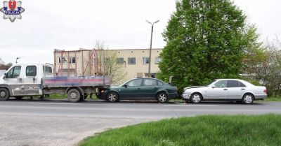 Niezachowanie bezpiecznej odległości przyczyną zderzenia trzech pojazdów