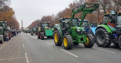Rolnicy zablokowali przejścia graniczne z Ukrainą; nie przypuszczają ciężarówek