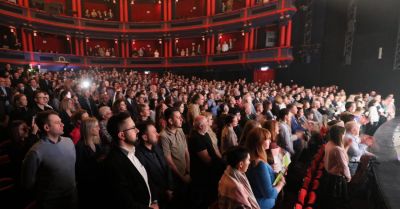 W 2023 r. o 31,7 proc. wzrosła liczba widzów i słuchaczy w teatrach i instytucjach muzycznych